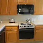 Cow Hollow Inn And Suites